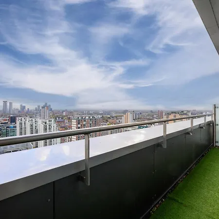 Panoramic City Views Elegant 2Br, 2 Min To Metro-2